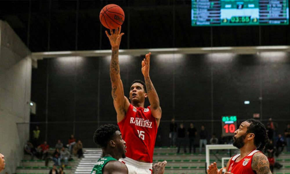 Basquetebol: Betinho fez 76 jogos por Portugal e agora vai jogar por Cabo  Verde - CNN Portugal